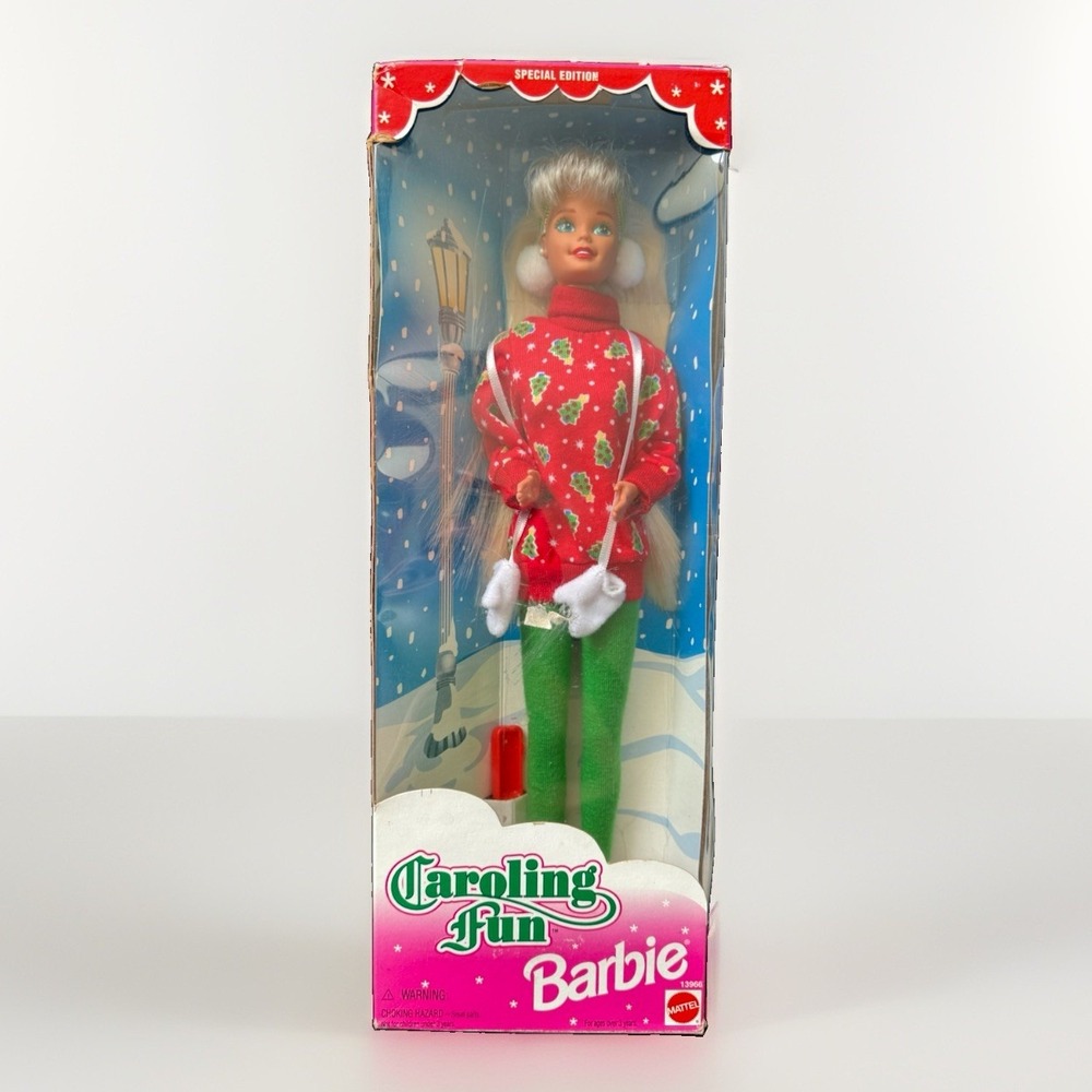 Mattel Barbie Caroling Fun Special Edition Fashion Doll 11in MPN 13966 1995